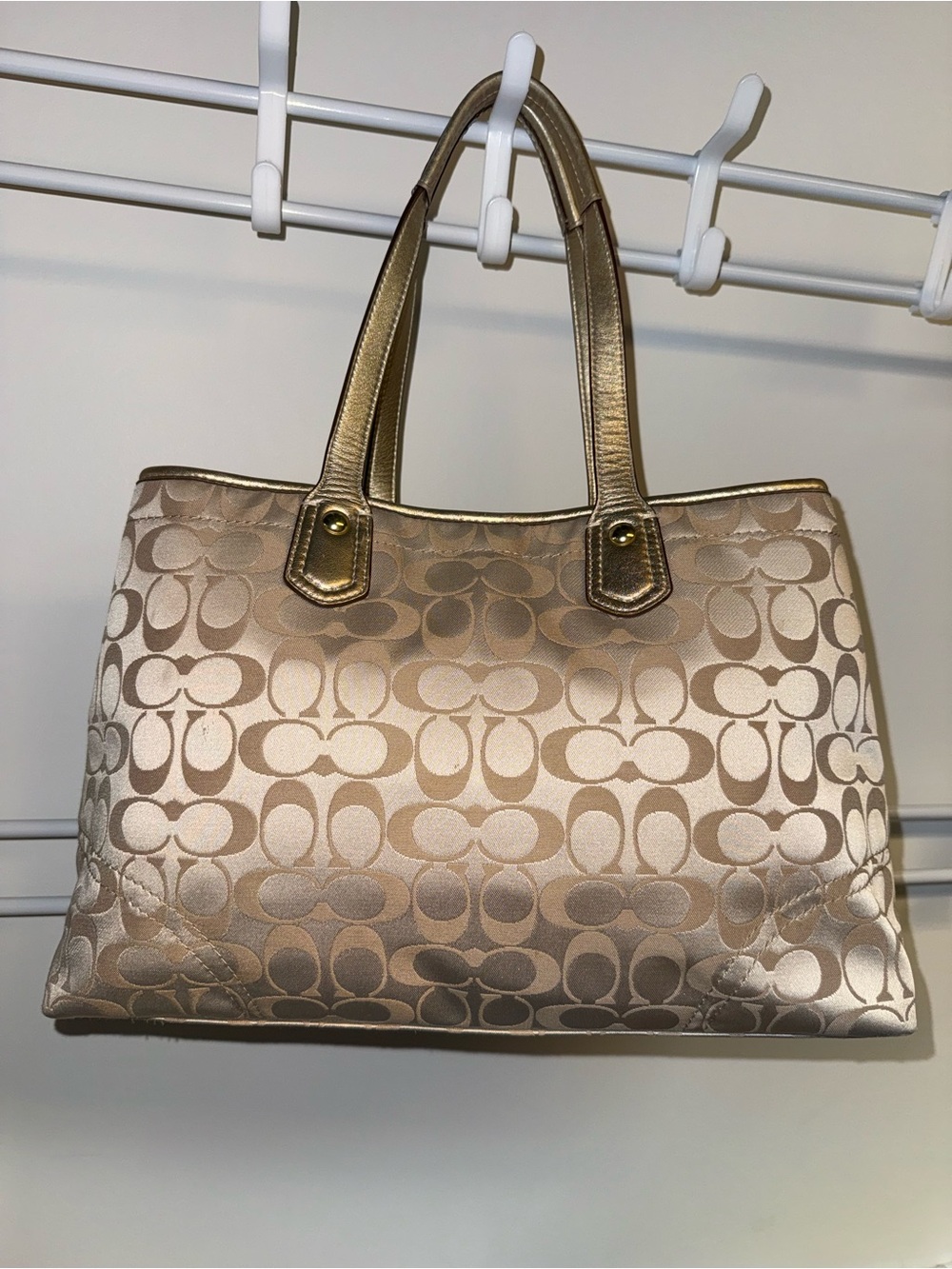 SOLD-Coach Floral Appliqué Classic Jacquard Medium Carryall Tote F18894 - Picture 5 of 13